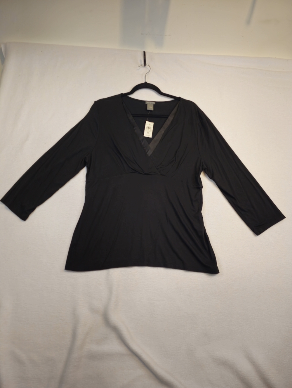 NWT Ann Taylor Factory  Black V-Neck Long Sleeve Top SIZE XL